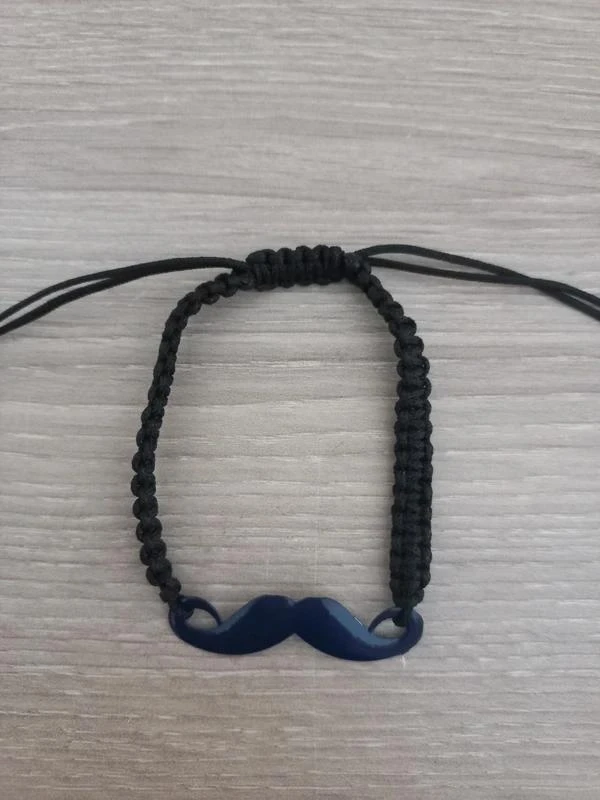 Bracelet Réglable Macramé "Moustache Bleu Marine"